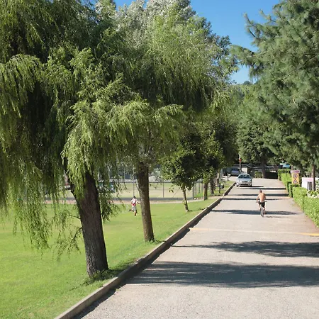 Κάμπινγκ Lido Verbano Village 3*