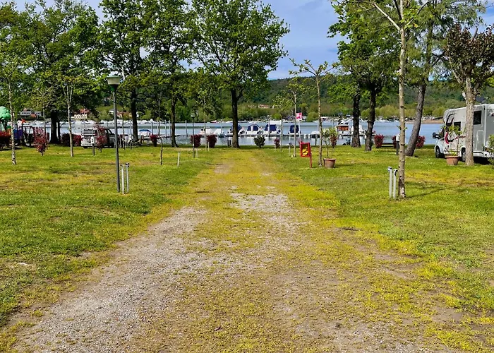Κάμπινγκ Lido Verbano Village Castelletto sopra Ticino